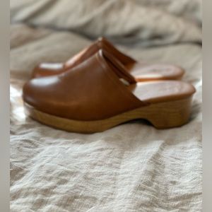 Target Universal Threads Clogs